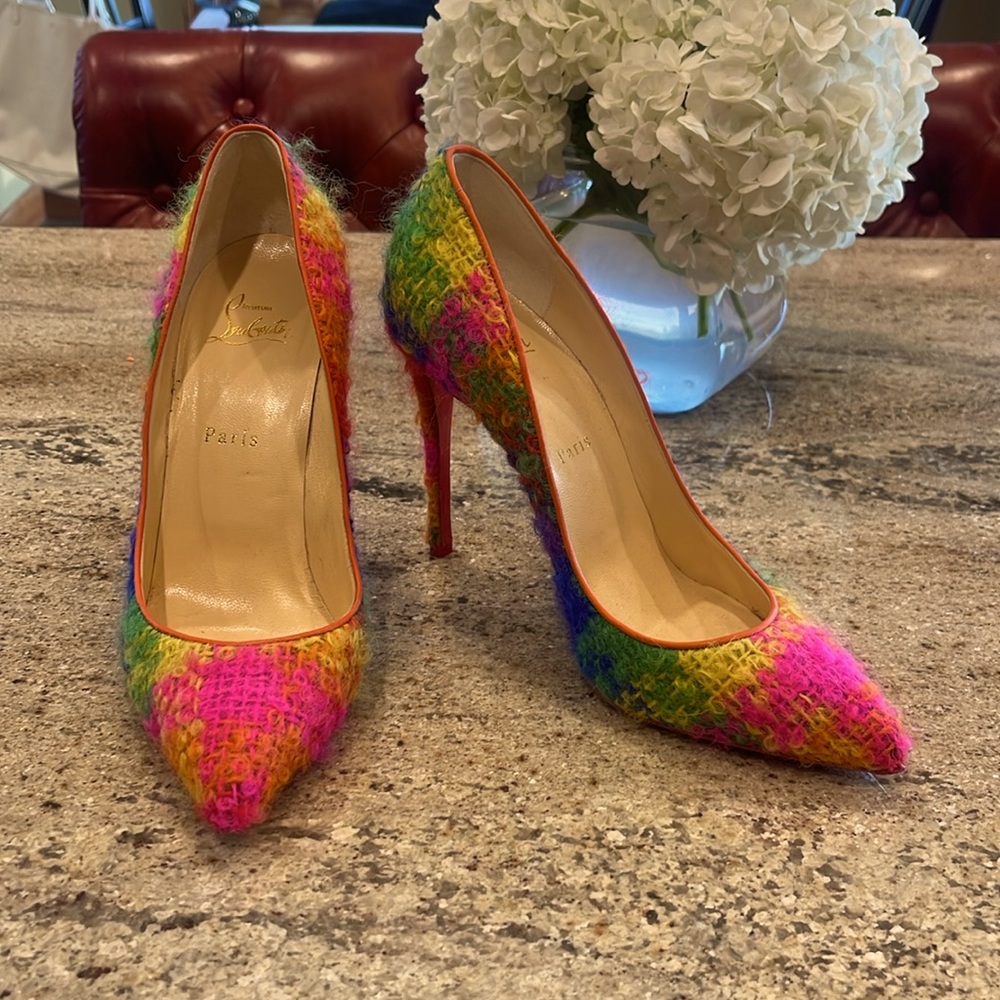 LOUBOUTIN Pigalle Follies 100 bouclé tweed pumps! RARE - Rainbow